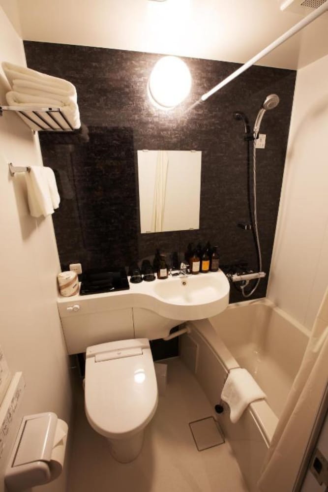 スタンダード ダブルルーム キングベッド 1 台 バスルーム0 | LOF ホテル 新橋