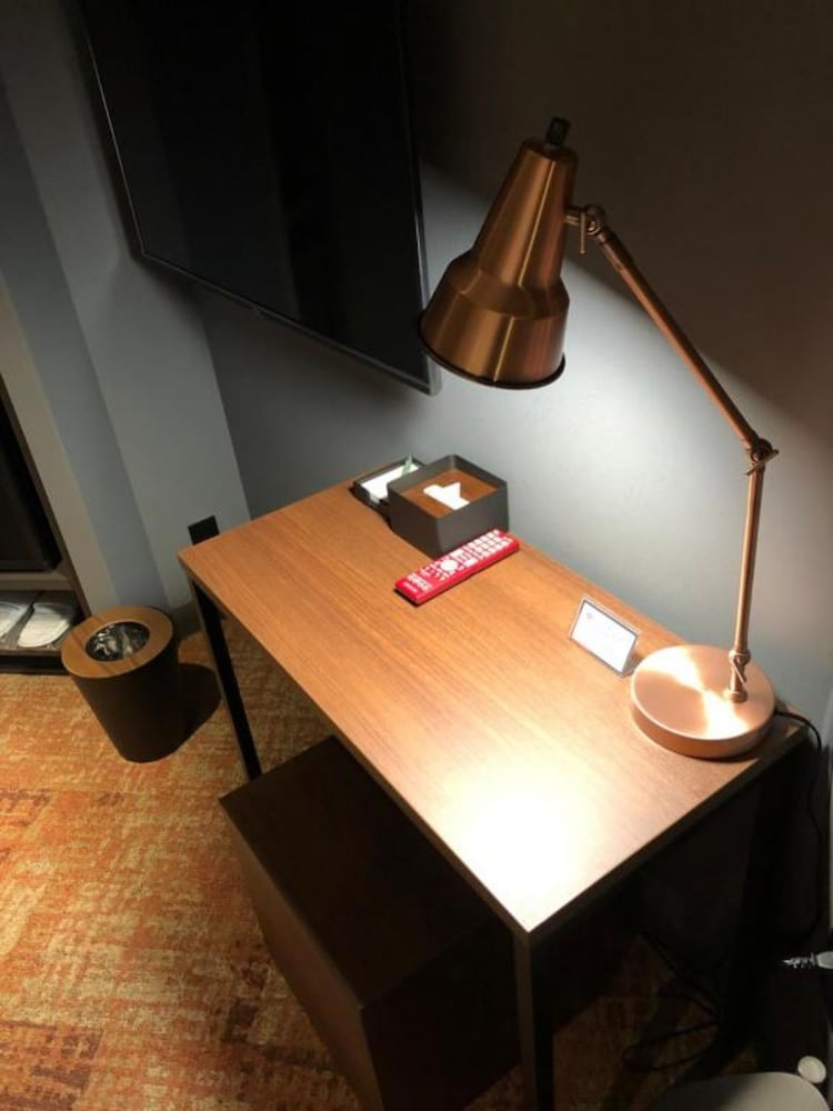 エコノミー ツインルーム シングルベッド 2 台 客室の設備とサービス0 | LOF ホテル 新橋