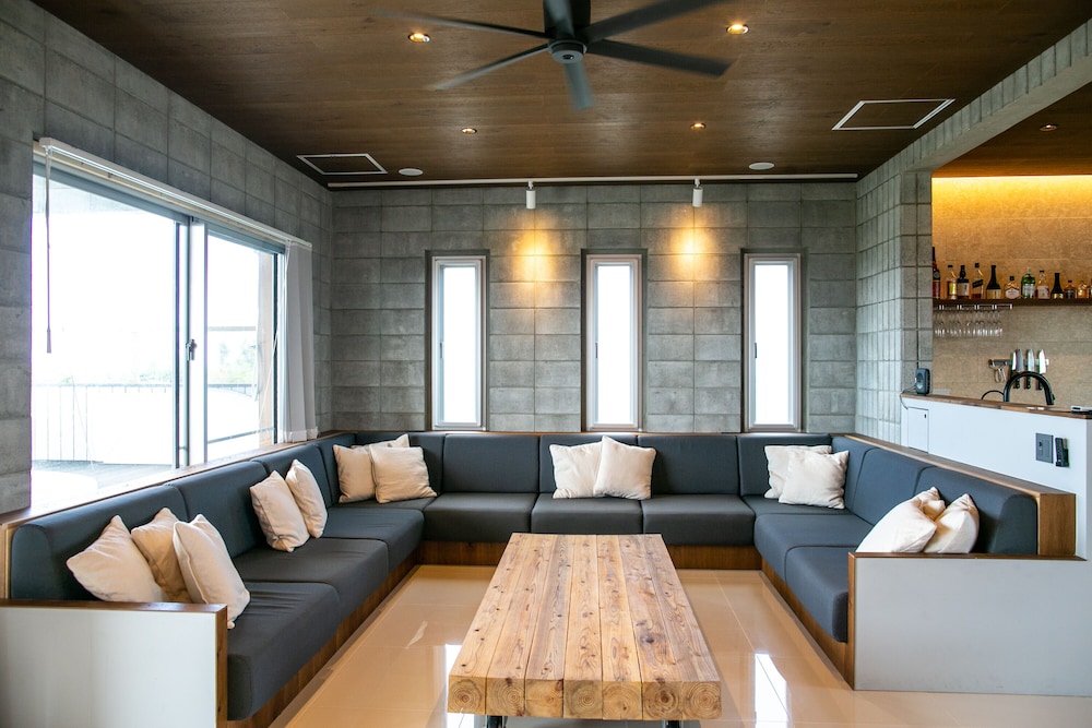 デラックス スイート リビング エリア0 | vivid テラス