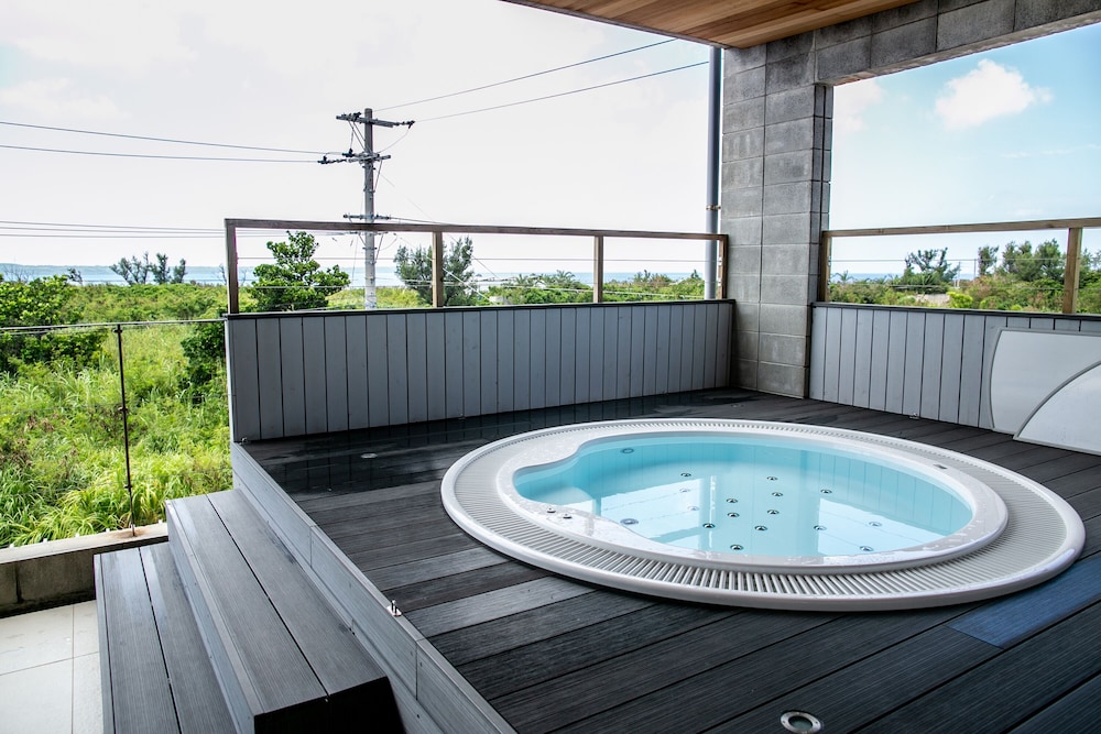 デラックス スイート テラス / パティオ1 | vivid テラス