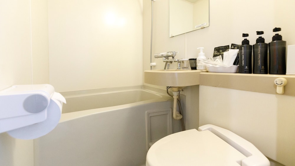 [別館] ベーシック 小上がりツインルーム 禁煙 バスルーム0 | ホテルサードプレイス博多