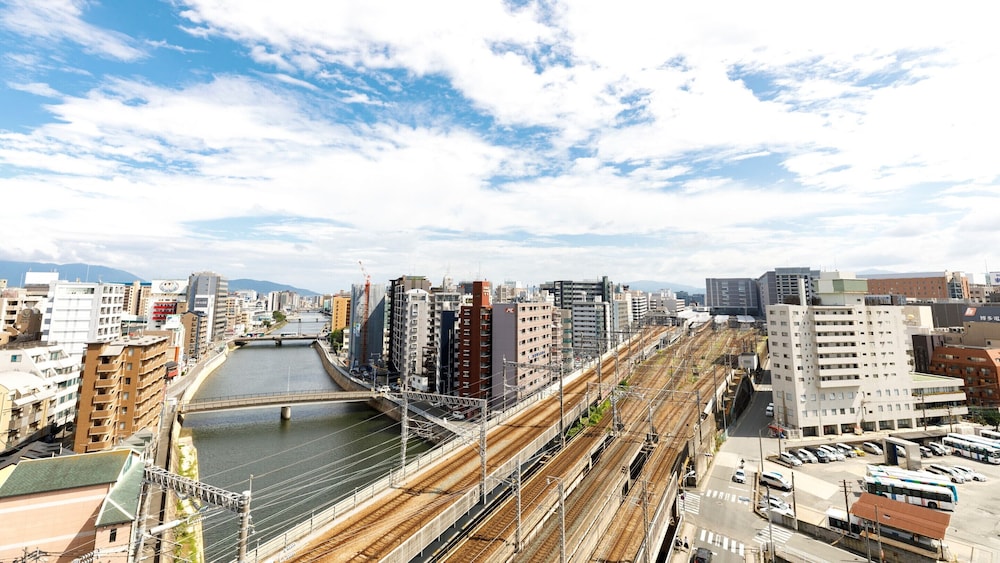 ベーシック セミダブルルーム 禁煙 部屋からの景観1 | ホテルサードプレイス博多