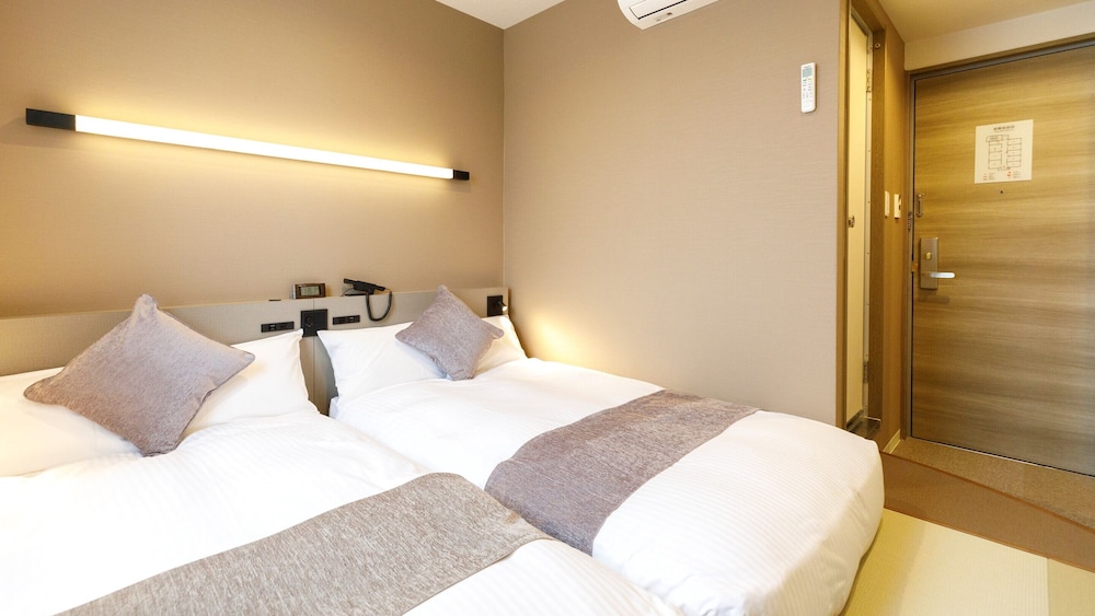 [別館] ベーシック 小上がりツインルーム 禁煙 | ホテルサードプレイス博多