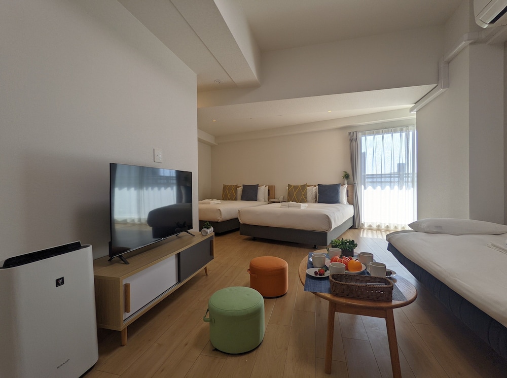 デザイン ルーム 客室内のダイニングエリア1 | エスリードホテル大阪鶴橋