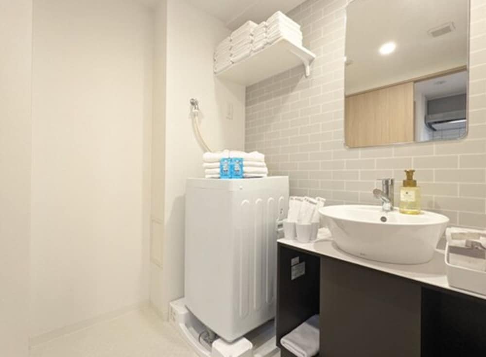 デザイン 4 人部屋 バスルームの設備1 | エスリードホテル大阪鶴橋