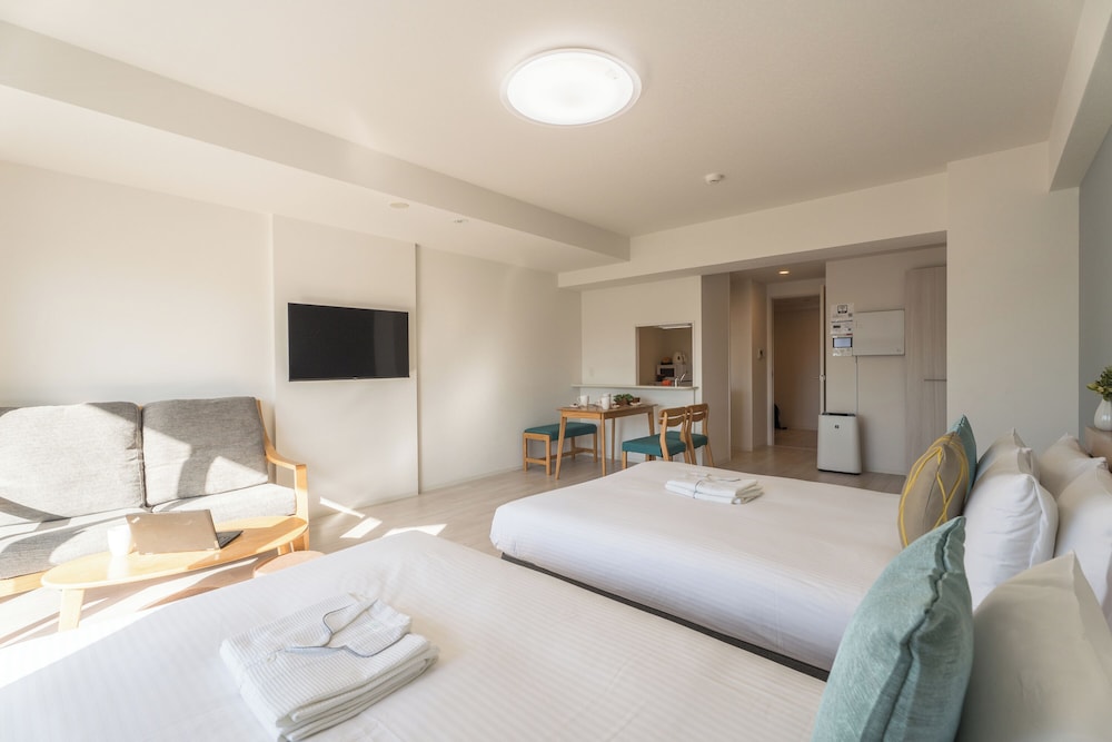 プレミアム ツインルーム リビング エリア0 | エスリードホテル大阪鶴橋