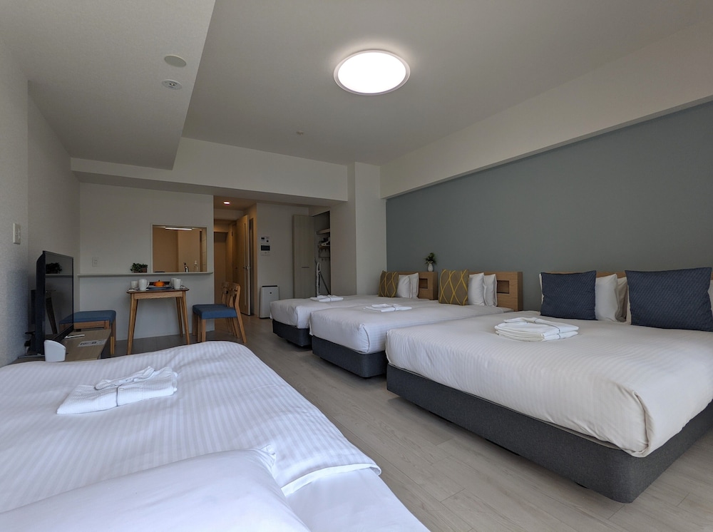 ファミリー ルーム リビング エリア1 | エスリードホテル大阪鶴橋