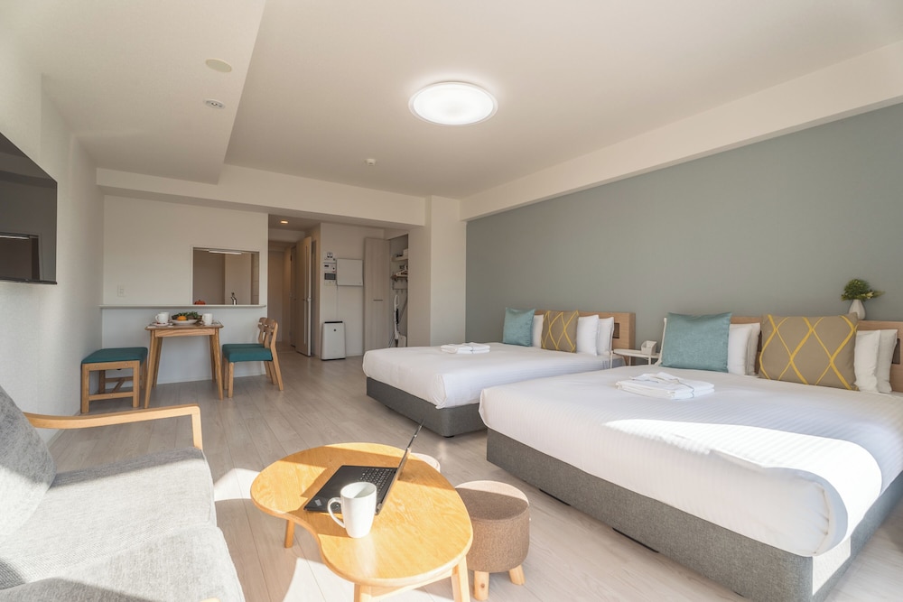 プレミアム ツインルーム リビング エリア1 | エスリードホテル大阪鶴橋