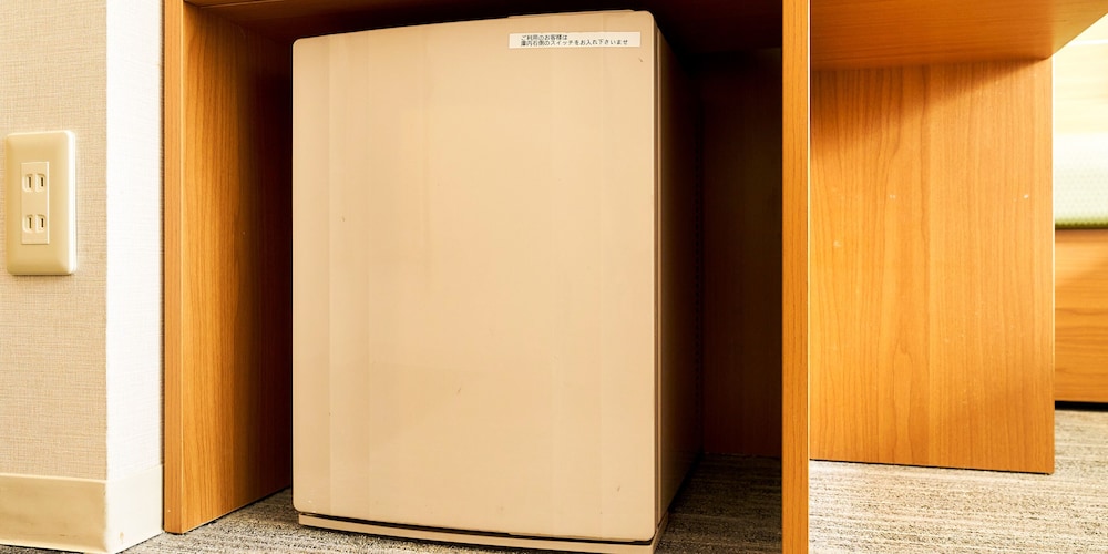 スタンダード ツインルーム 小型冷蔵庫1 | ホテルメルディア京都四条大宮