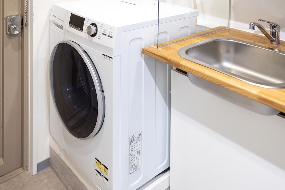 ベーシック アパートメント ダブルベッド 1 台 禁煙 中 2 階 客室6 | コンフィーステイ桜町