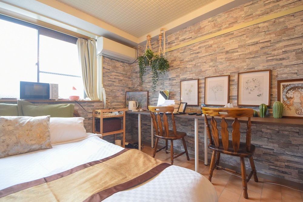 ベーシック アパートメント ダブルベッド 1 台 禁煙 1 階 客室2 | コンフィーステイ桜町