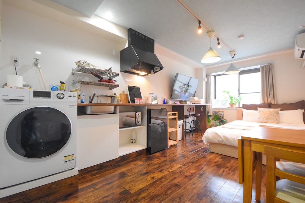 ベーシック アパートメント ダブルベッド 1 台 禁煙 中 2 階 専用簡易キッチン0 | コンフィーステイ桜町