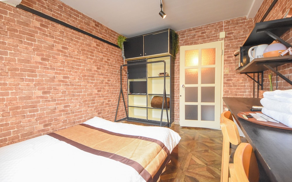 ベーシック アパートメント ダブルベッド 1 台 禁煙 中 2 階 客室4 | コンフィーステイ桜町