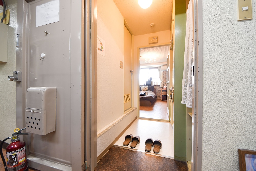 ベーシック アパートメント ダブルベッド 1 台 禁煙 1 階 客室1 | コンフィーステイ桜町