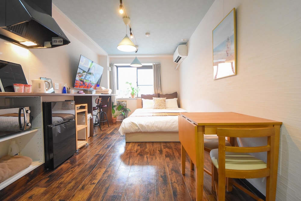 ベーシック アパートメント ダブルベッド 1 台 禁煙 中 2 階 客室2 | コンフィーステイ桜町