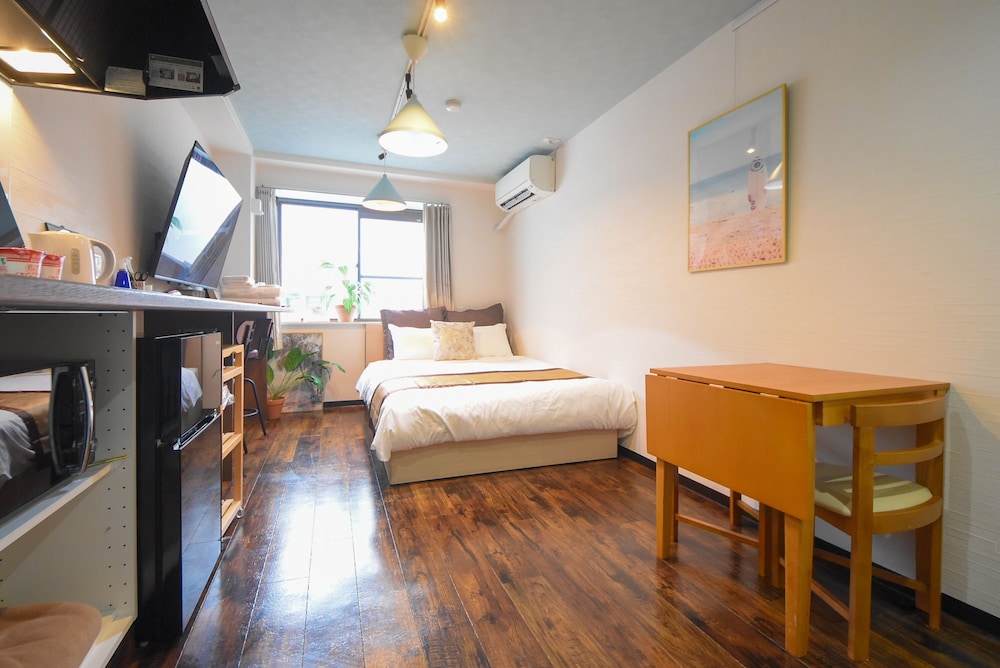 ベーシック アパートメント ダブルベッド 1 台 禁煙 中 2 階 客室4 | コンフィーステイ桜町