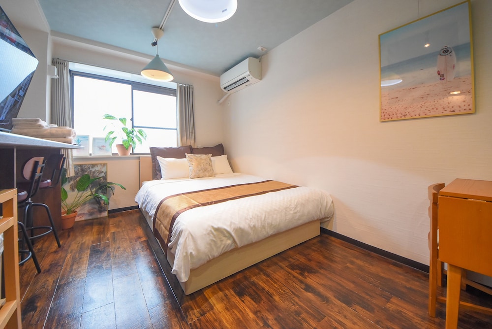 ベーシック アパートメント ダブルベッド 1 台 禁煙 中 2 階 客室1 | コンフィーステイ桜町