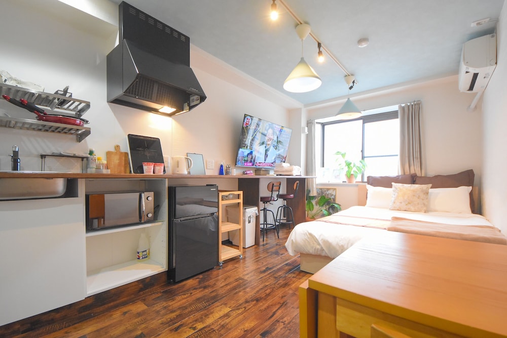 ベーシック アパートメント ダブルベッド 1 台 禁煙 中 2 階 客室5 | コンフィーステイ桜町