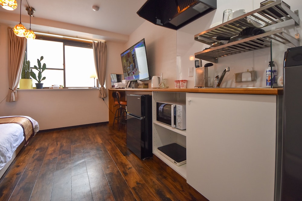 ベーシック アパートメント ダブルベッド 1 台 禁煙 1 階 客室1 | コンフィーステイ桜町