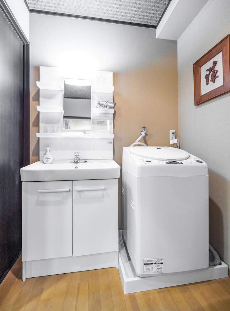 シティ アパートメント バスルームのシンク0 | 無時嵐一棟貸し