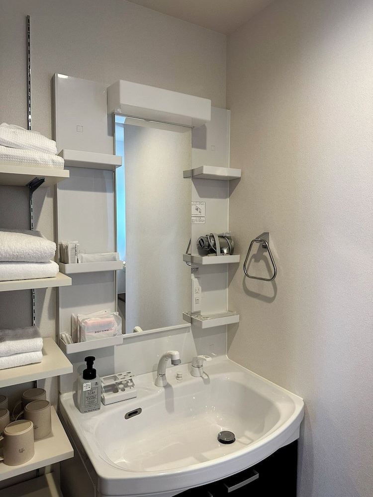 デラックス アパートメント 2 ベッドルーム バスルーム1 | KOHALA HOTEL