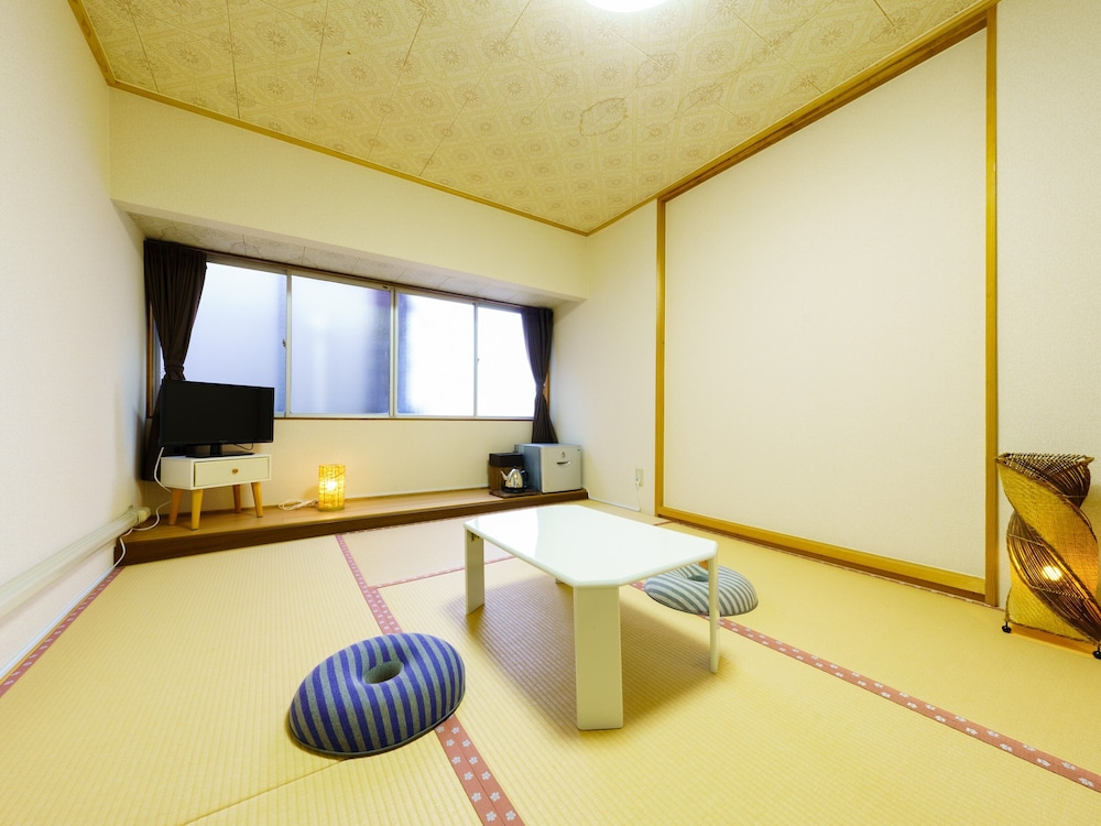 和室6畳 + 板間 眺望なし 禁煙 | 嬉野温泉 ことぶき屋