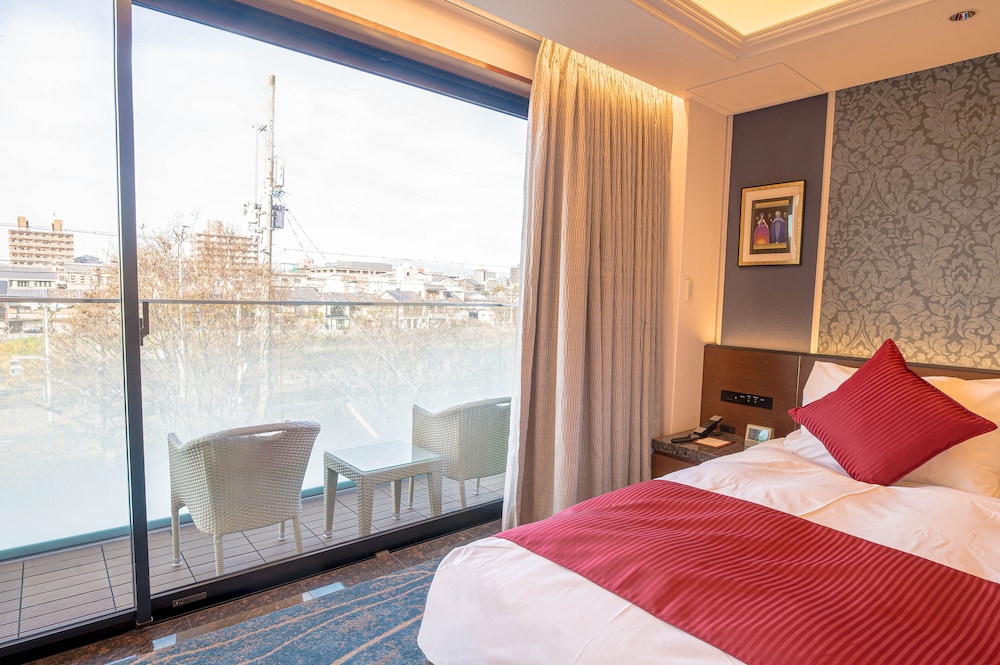 スイートルームテラス付き 禁煙 客室3 | アビタホテル京都鴨川