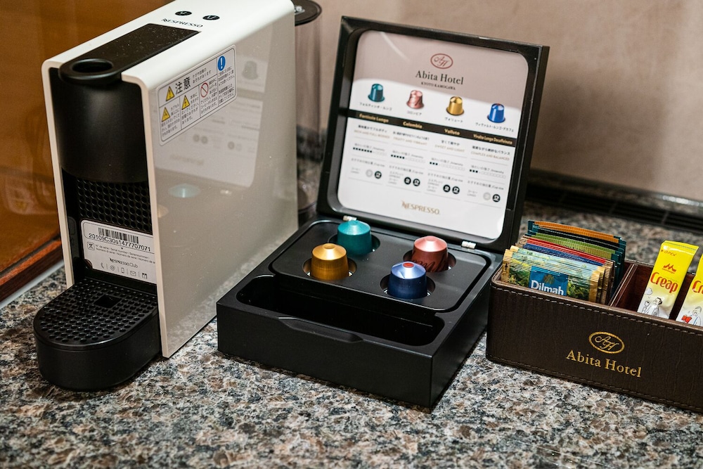 スーペリア ダブルルーム 禁煙 客室の設備とサービス1 | アビタホテル京都鴨川