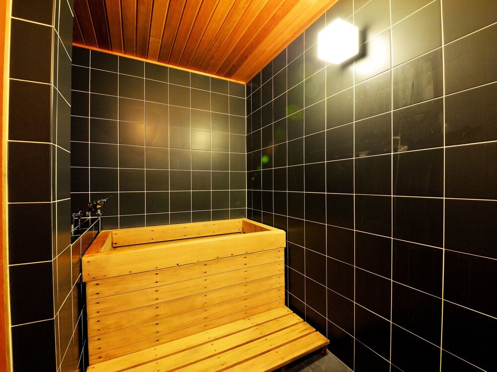 ファミリー ルーム 禁煙 本館 バスルーム0 | LC五稜郭ホテル