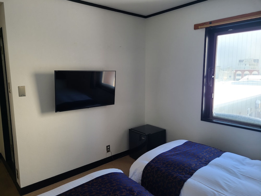 エコノミー ツインルーム 禁煙 別館 客室1 | LC五稜郭ホテル