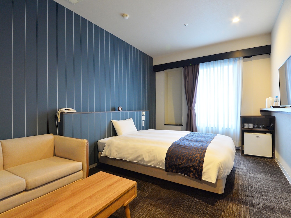 スーペリア ダブルルーム 喫煙可 本館 バルコニーからの眺望0 | LC五稜郭ホテル