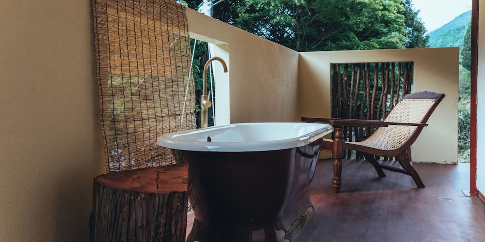 グランピング グリーンナイト 禁煙 バスルーム0 | LA TERRA NAGANO