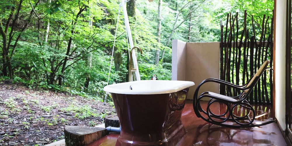 グランピング フォールサイド 禁煙 バスルーム0 | LA TERRA NAGANO