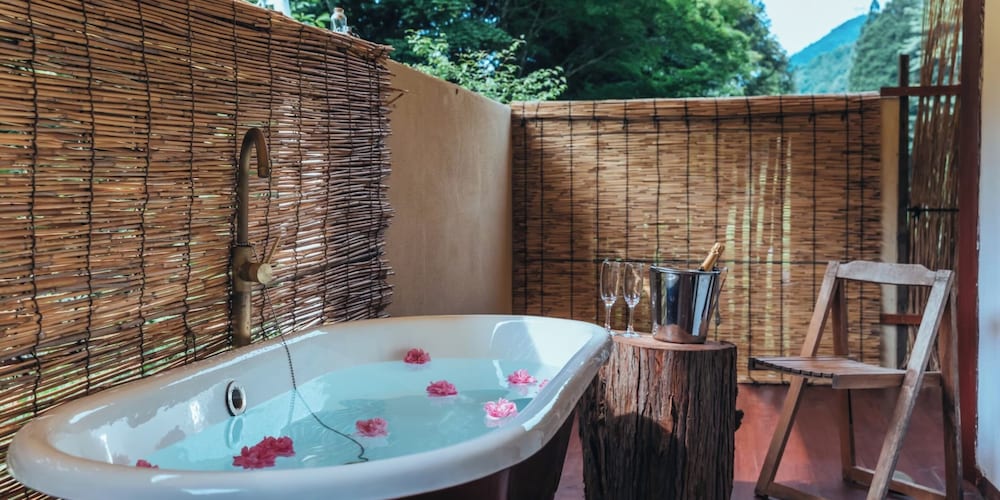 グランピング ローズビュー 禁煙 バスルーム0 | LA TERRA NAGANO