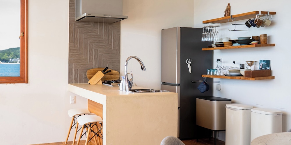 デラックス ヴィラ 専用キッチン7 | 瀬戸内隠れ家リゾート