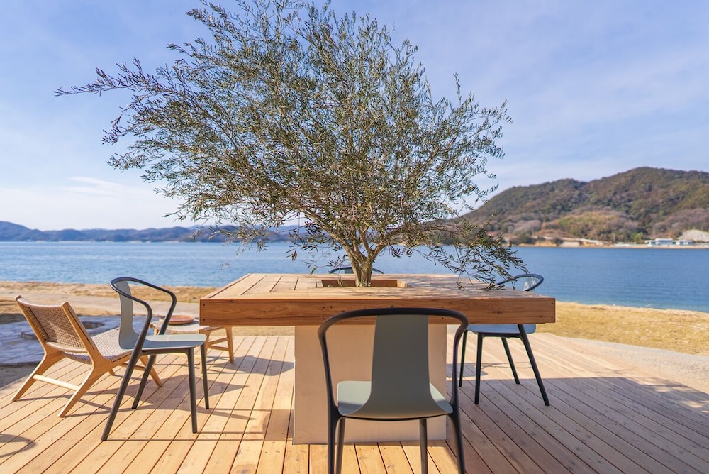 ファミリー ヴィラ テラス / パティオ1 | 瀬戸内隠れ家リゾート