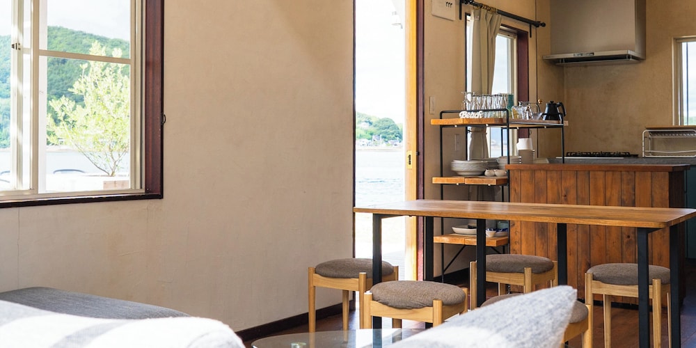 ファミリー ヴィラ リビング エリア0 | 瀬戸内隠れ家リゾート