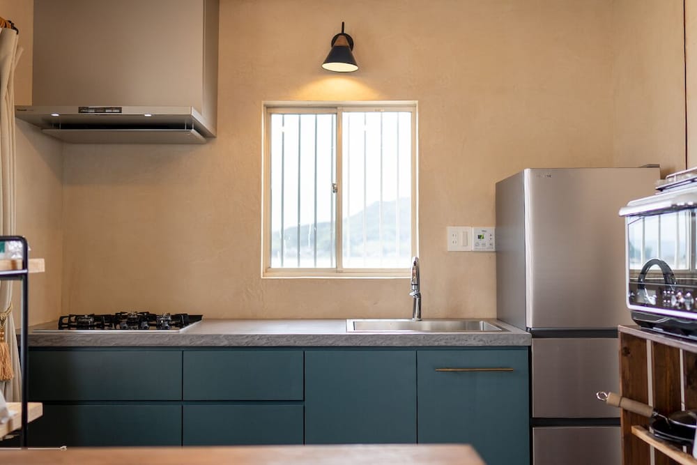 ファミリー ヴィラ 専用キッチン0 | 瀬戸内隠れ家リゾート