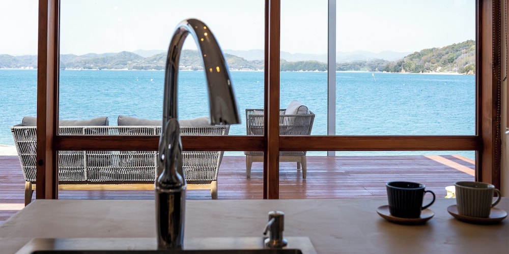 デラックス ヴィラ 専用キッチン3 | 瀬戸内隠れ家リゾート