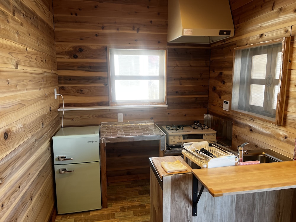 ファミリー ヴィラ ダブルベッド 2 台 専用キッチン0 | Glamping Village Leaf