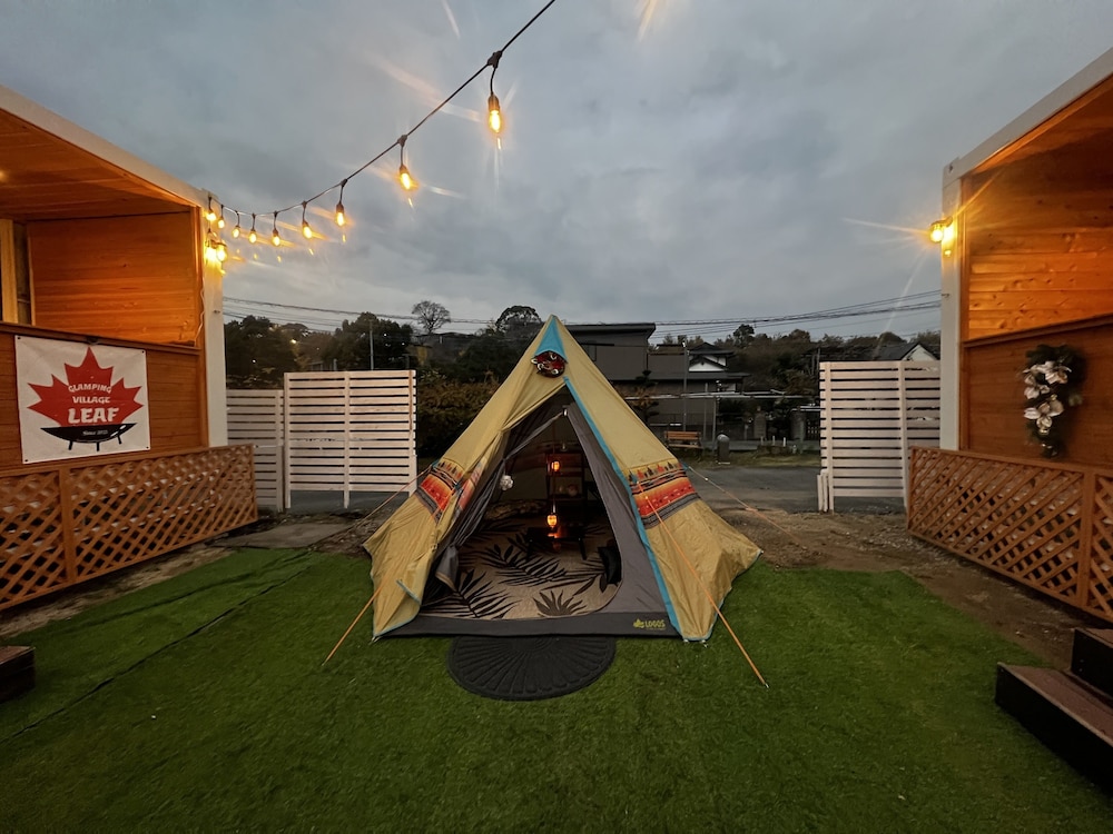 ファミリー ヴィラ ダブルベッド 2 台 テラス / パティオ0 | Glamping Village Leaf