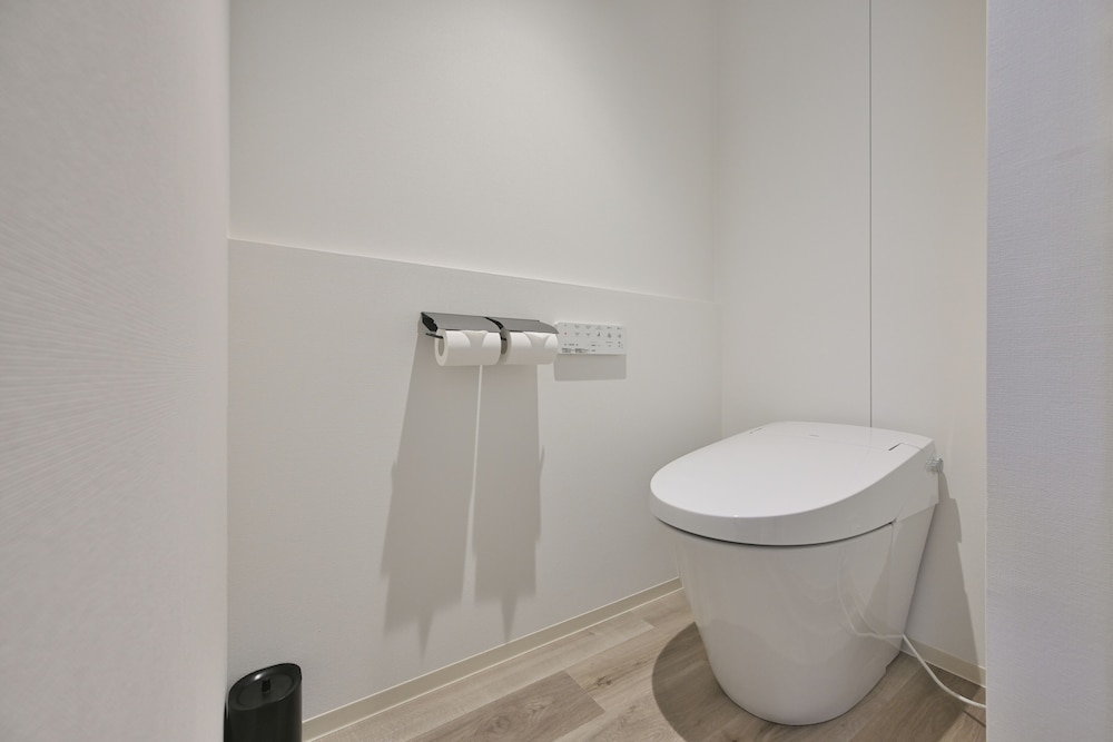 リニューアル スマートツインルーム 無料朝食付 バスルーム1 | プリンス スマート イン 大阪淀屋橋