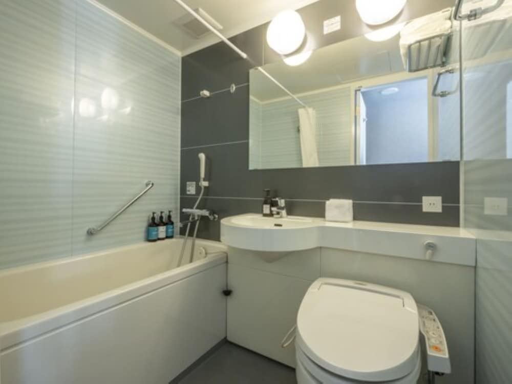 スタンダード ダブルルーム 無料朝食付 バスルーム0 | プリンス スマート イン 大阪淀屋橋