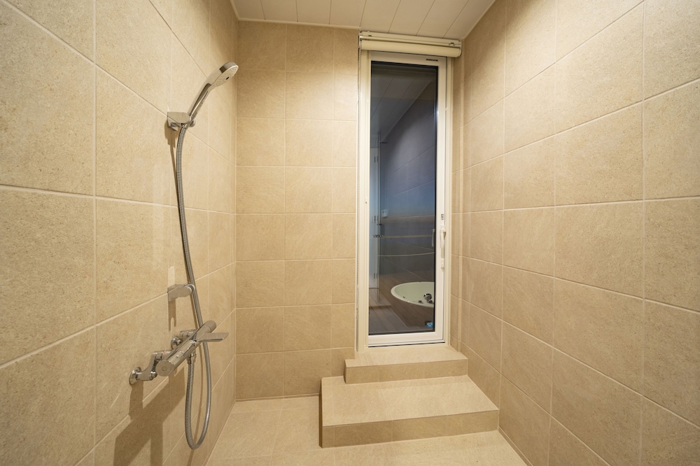 Hakusha [Suite Ocean View Villa・ペット不可・8ベッド] 禁煙 客室1 | グランプレミア瀬戸内