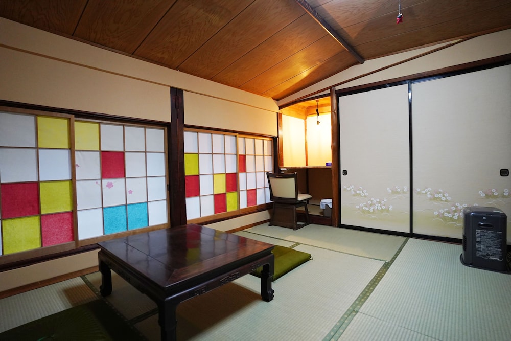 Small Twin Room 2, Shared bathroom | Hostel Murasaki