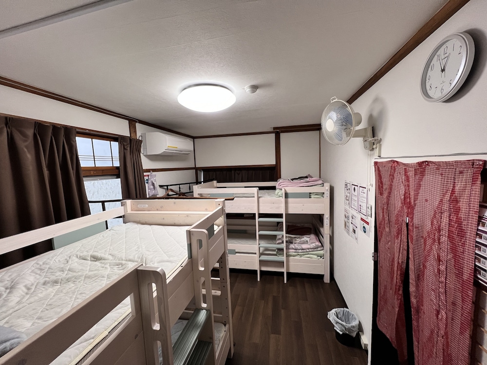 Family Room 13, Shared bathroom 客室1 | Hostel Murasaki
