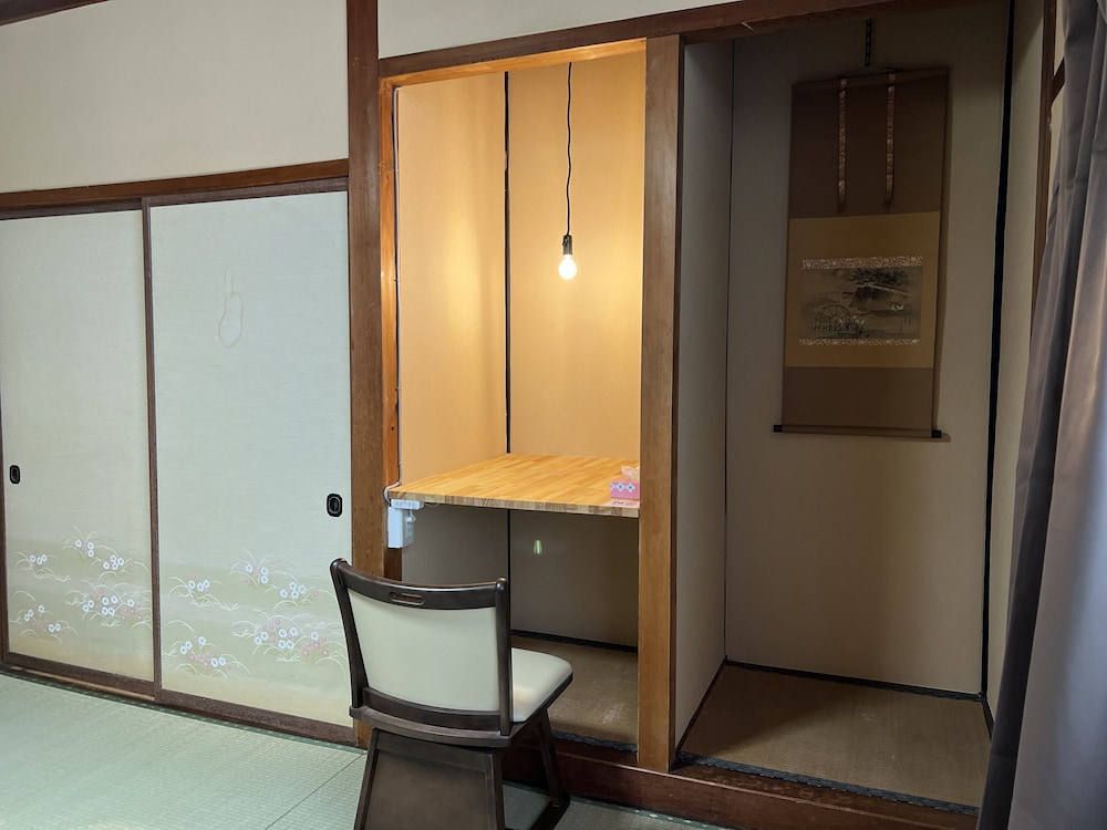 Twin Room 5, Shared bathroom 客室2 | Hostel Murasaki