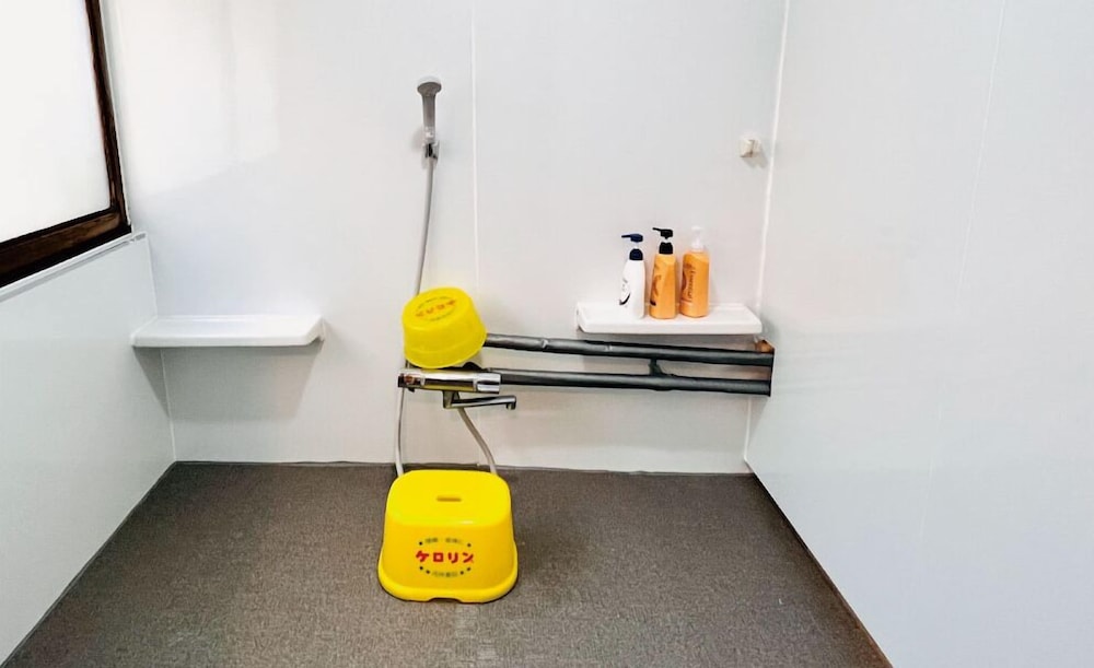 共用バスルーム1 | Hostel Murasaki 共用バスルーム1 | Hostel Murasaki