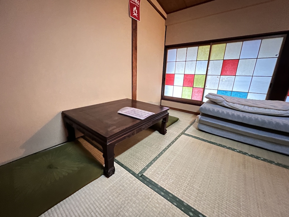 Small Twin Room 2, Shared bathroom 客室1 | Hostel Murasaki