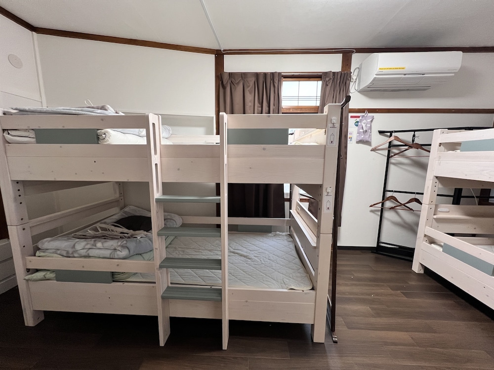 Family Room 13, Shared bathroom 客室4 | Hostel Murasaki